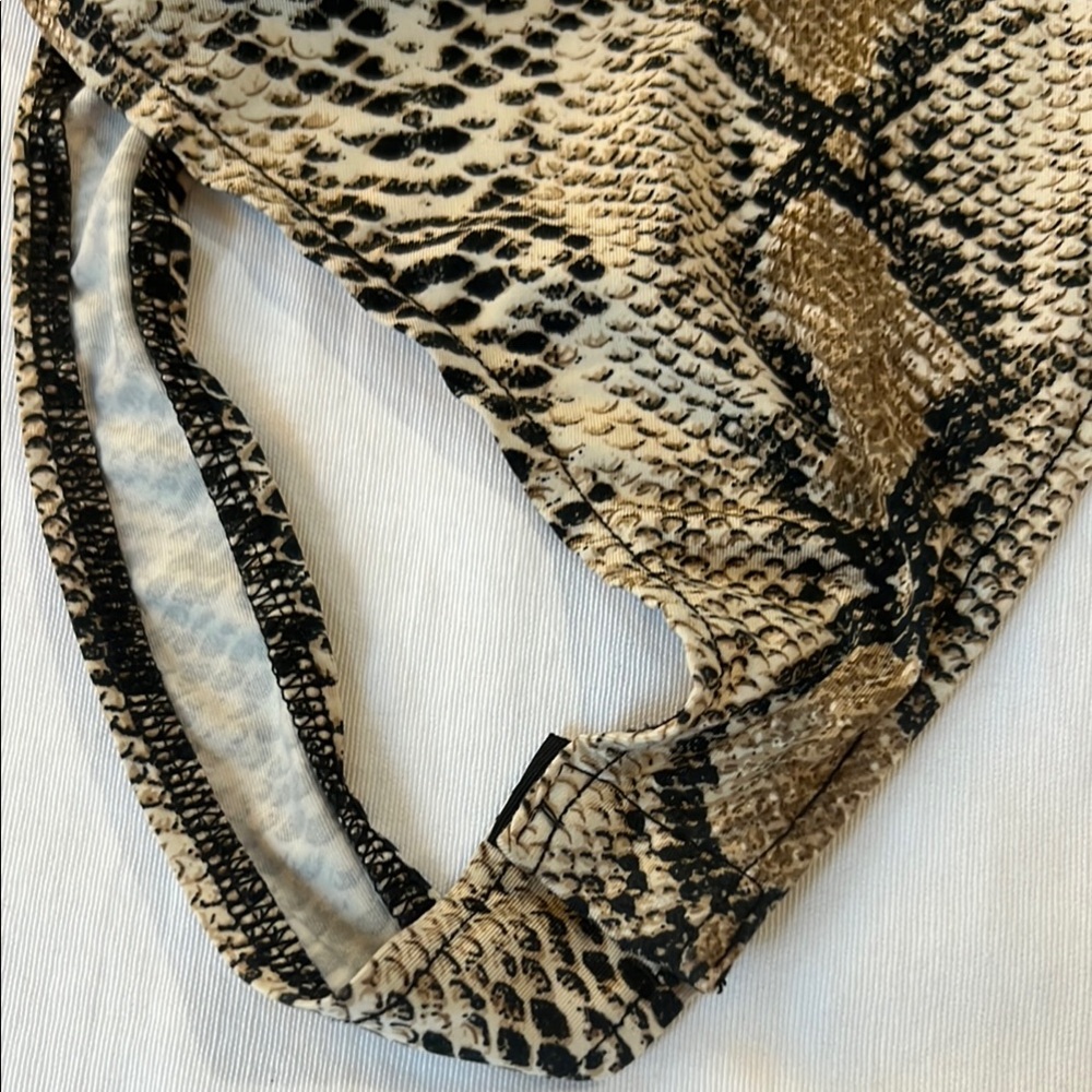 Hera Collection Animal Print Bodysuit - Picture 5 of 7